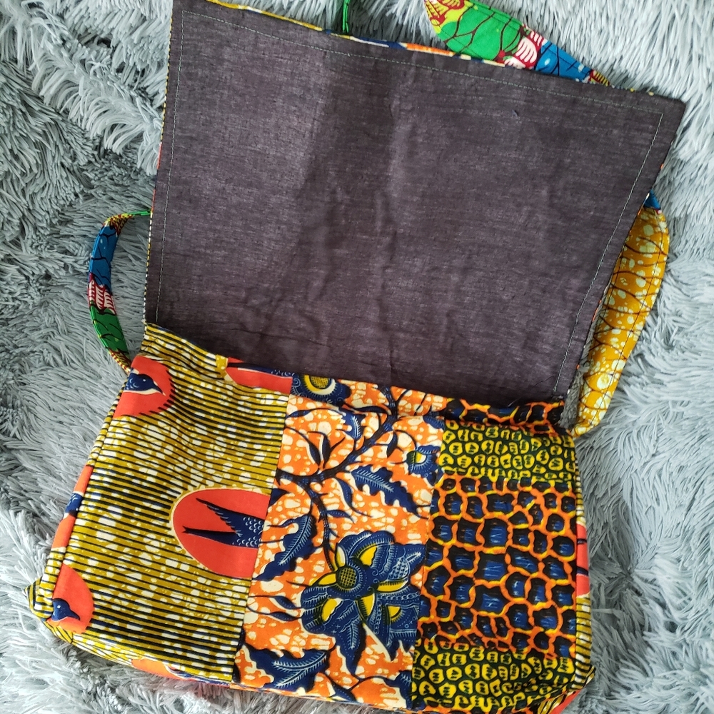 Purse - Picture 2 of 6